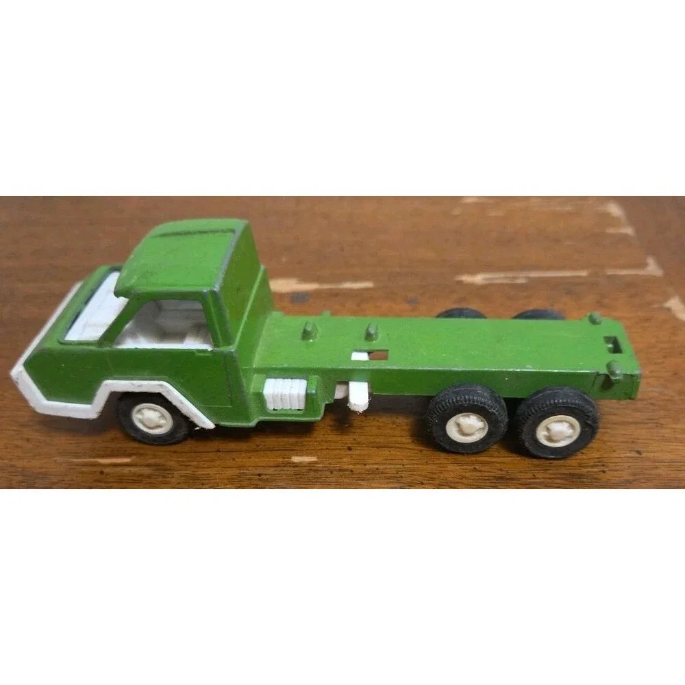 Tootsietoy Green Flatbed Truck Diecast USA - 5.5 Inches Long 1970 Vintage